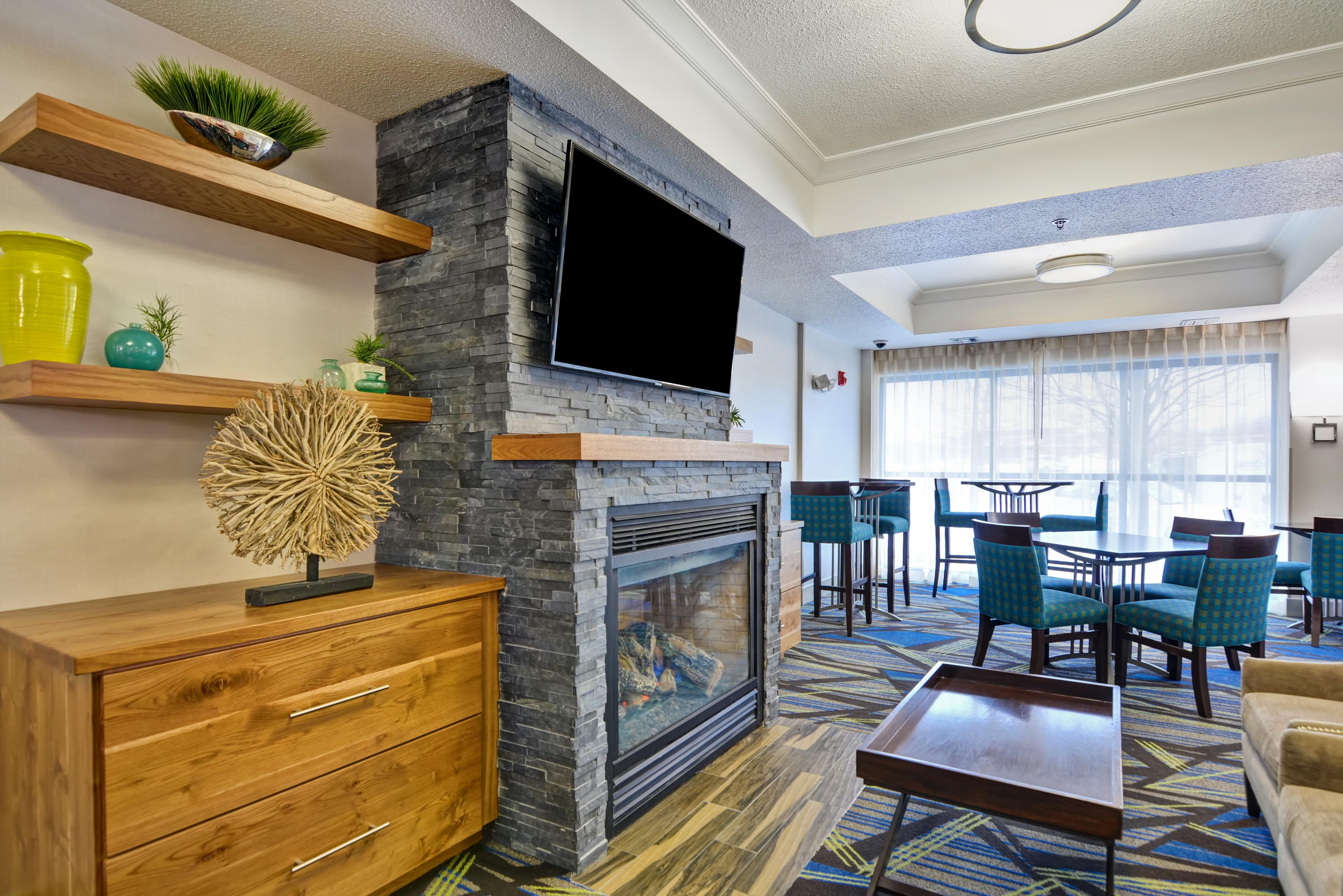 Holiday Inn Express Hotel & Suites Milwaukee-New Berlin By Ihg Exteriér fotografie