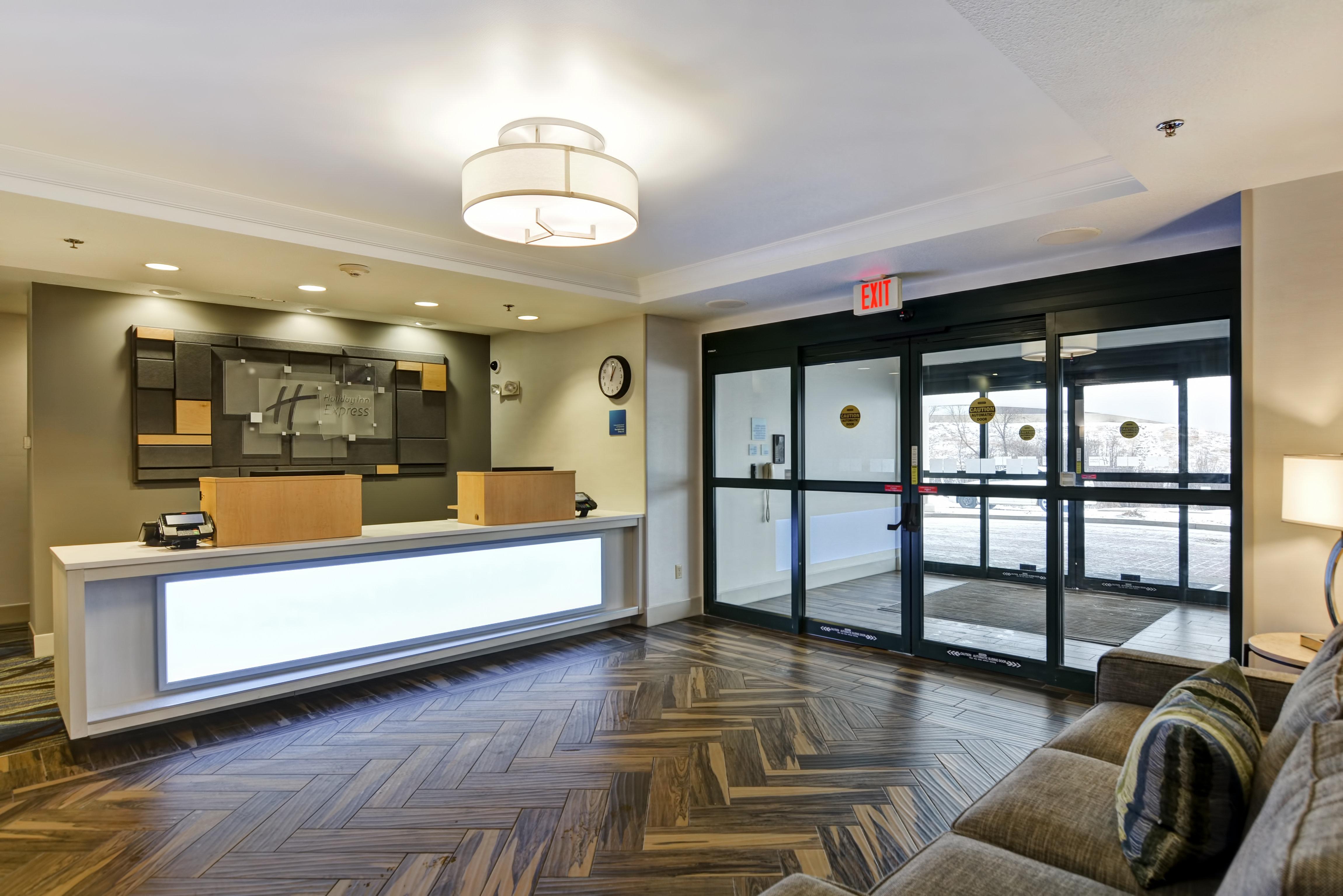 Holiday Inn Express Hotel & Suites Milwaukee-New Berlin By Ihg Exteriér fotografie