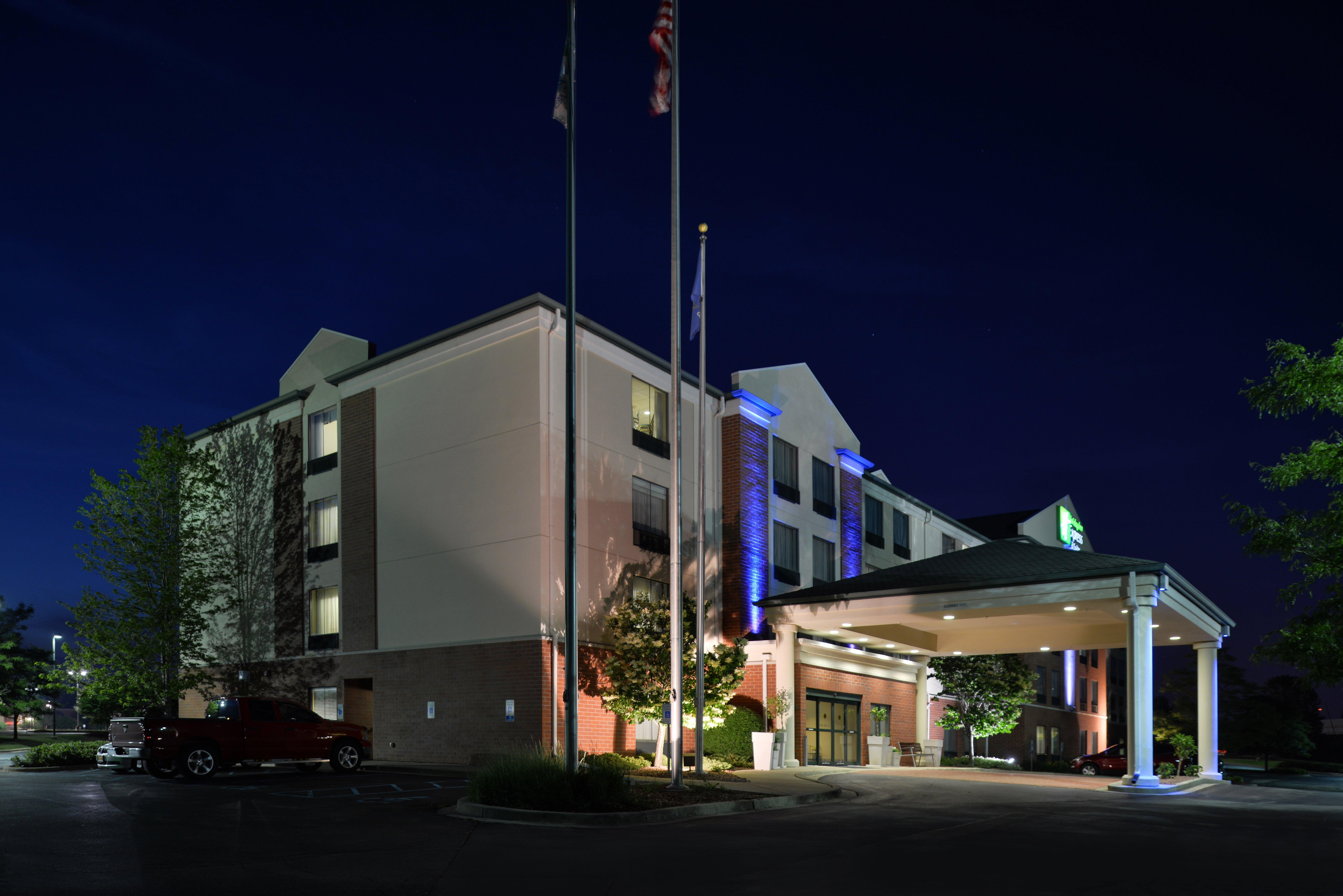 Holiday Inn Express Hotel & Suites Milwaukee-New Berlin By Ihg Exteriér fotografie